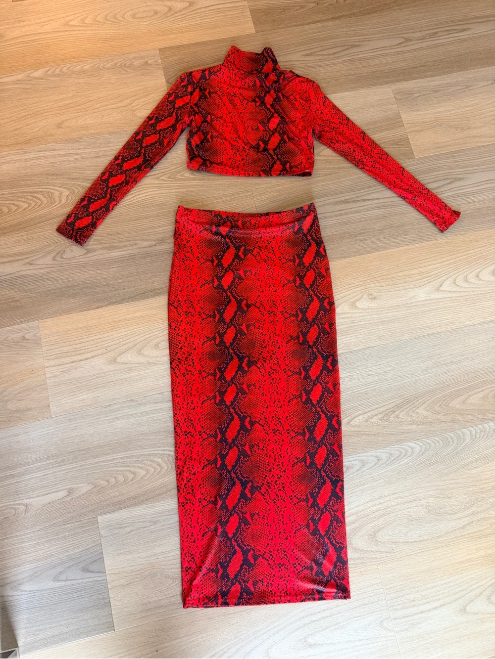 Matching set red snake 🐍 - Picture 2 of 5